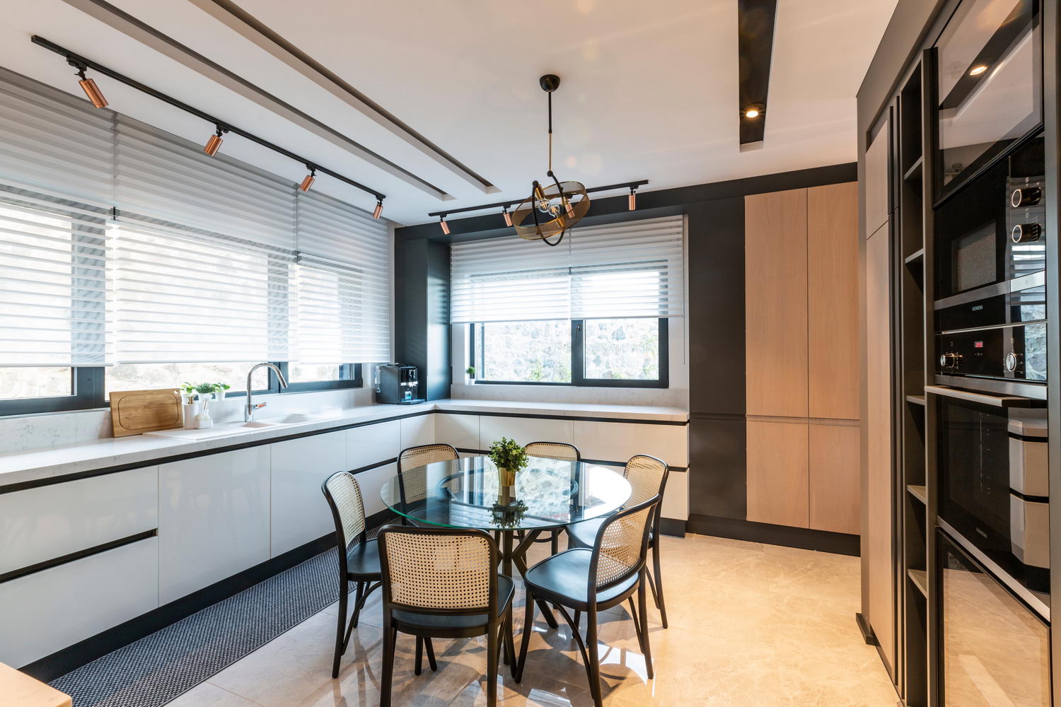 Dynamic Content Image